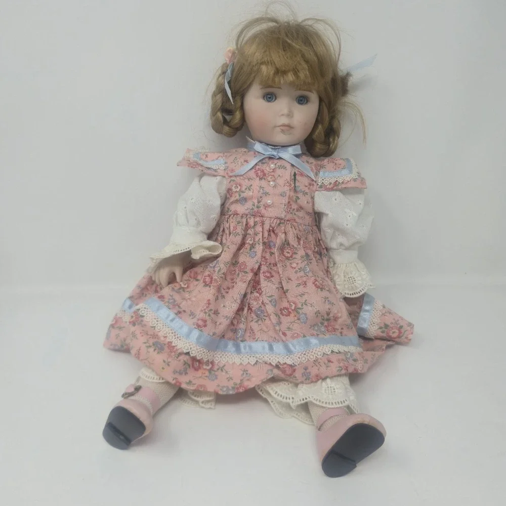VTG 1989 Victoria Ashlea Originals Bette Ball Porcelain Doll Goebel Ltd Edition